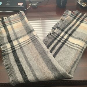 Wilfred Free (Aritzia) Scarf